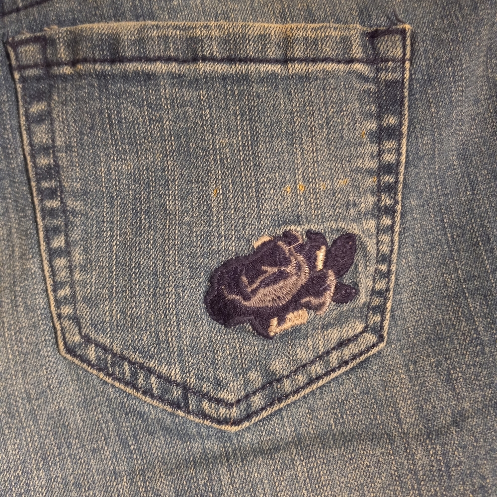 Embroidered Distressed Jeans - Picture 7 of 9